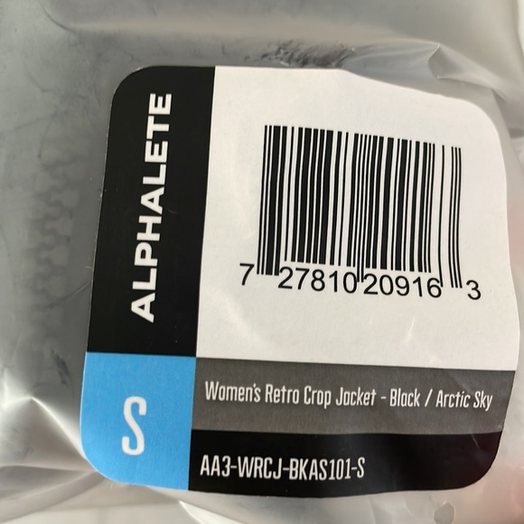 NWT ALPHALETE Women’s Retro Crop Jacket Black/Arctic Sky Size SMALL Relaxed - Picture 7 of 7